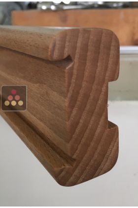 Etude, Fabrication et pose de porte-etiquette en chêne massif verni (pour étiquette standard 29.6*63.5mm) sur meuble cave à vin existante