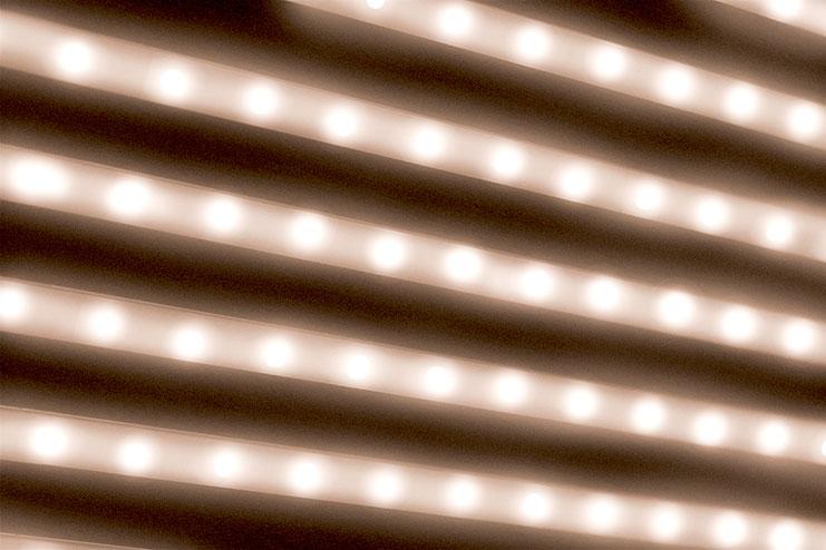 Éclairage LED blanc chaud (2700-3200°K) sans télécommande