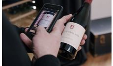 Caves à vin connectées avec clayettes intelligentes