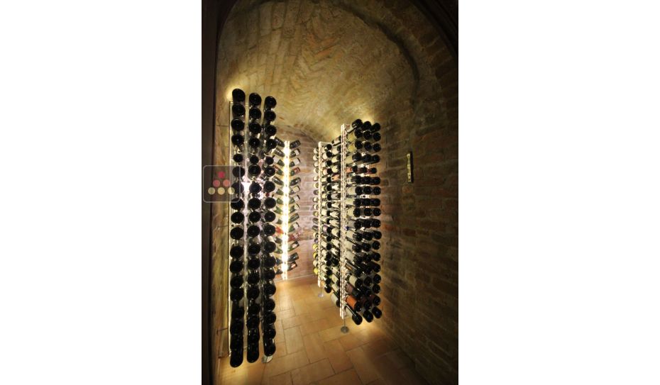 Porte-Bouteilles mural en plexiglas pour 14 bouteilles de champagne (illumination LED optionnelle)