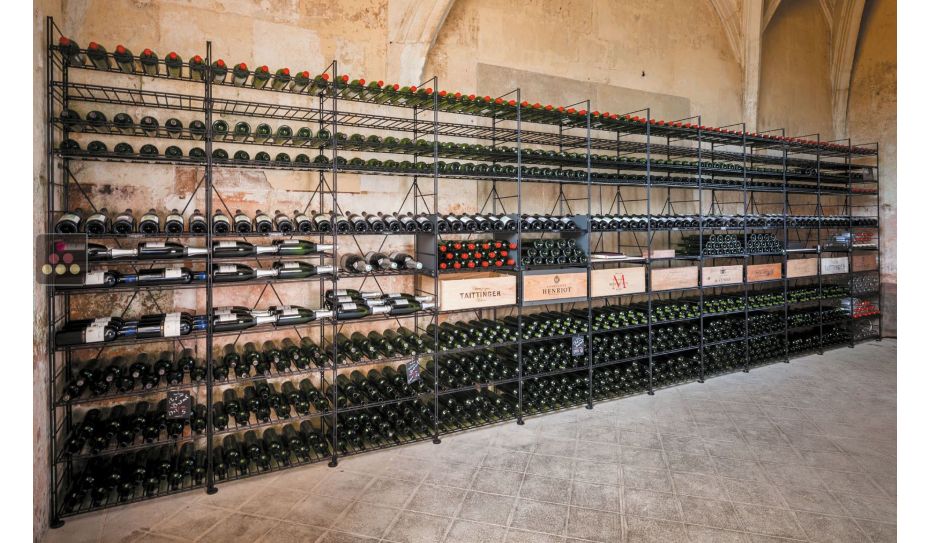 Aménagement de cave en métal pour 5880 bouteilles - Fabrication spécifique Marchand de Vin