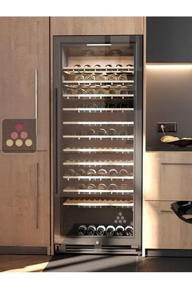 Cave à vin mono-température de service et de conservation enchassable connectée avec clayettes intelligentes