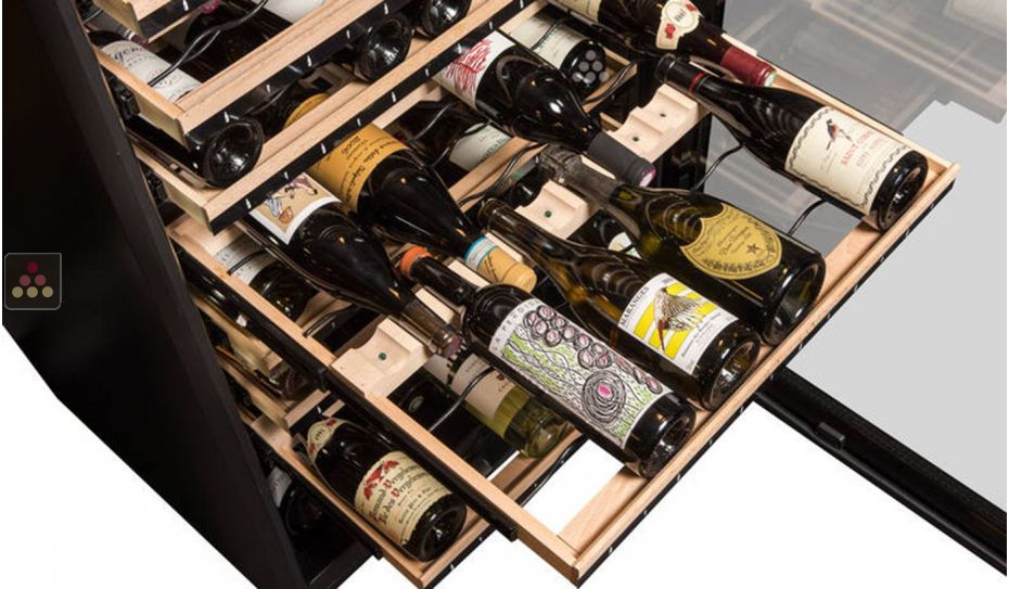 Cave à vin mono-température de service et de conservation connectée avec clayettes intelligentes
