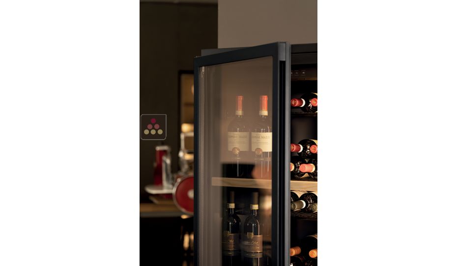 Combiné enchassable de 2 caves à vin, une cave à charcuterie et une cave à fromage - Bouteilles inclinées
