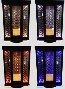 L'éclairage à LED multi-colores RGB permet d'adapter la couleur à votre ambiance. 3 Blancs sont inclus : chaud, naturel et froid. Une télécommande permet de programmer des cycles lumineux, de changer la couleur et de régler la luminosité. 
